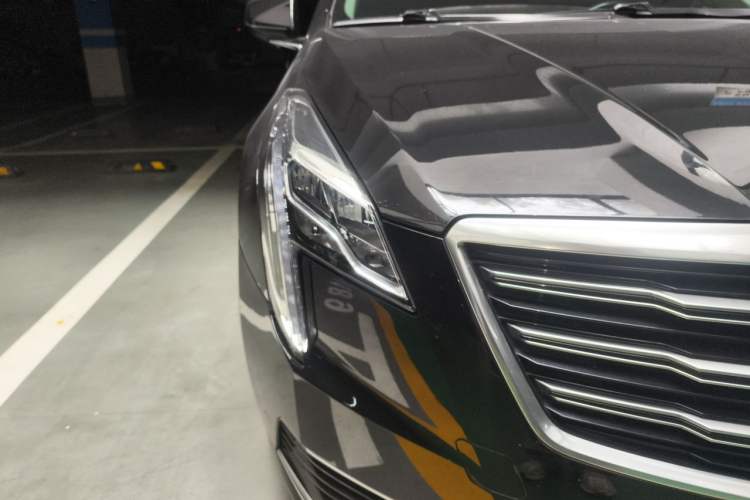Used Cadillac XTS 2018 28T Tech Edition Right Front Headlight