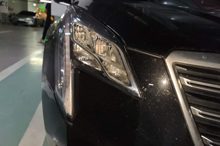 Used Cadillac XTS 2018 28T Tech Edition Right Front Headlight