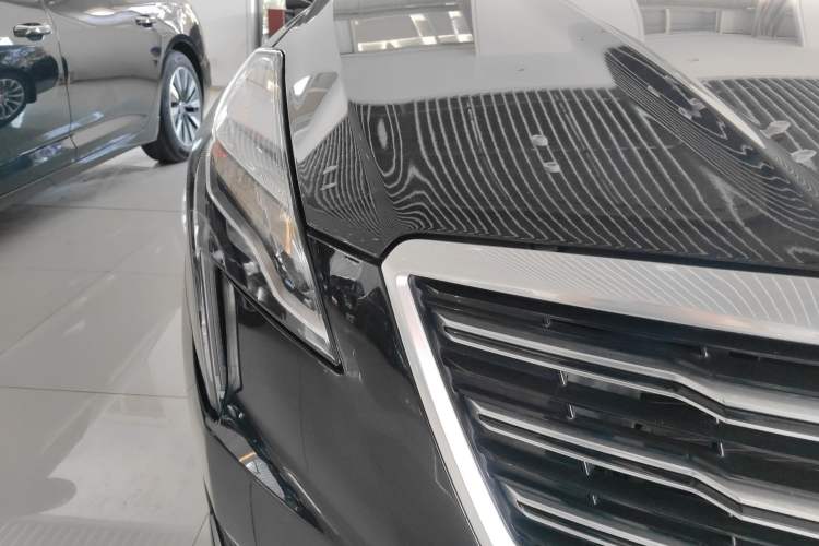 Used Cadillac XTS 2018 28T Tech Edition Right Front Headlight