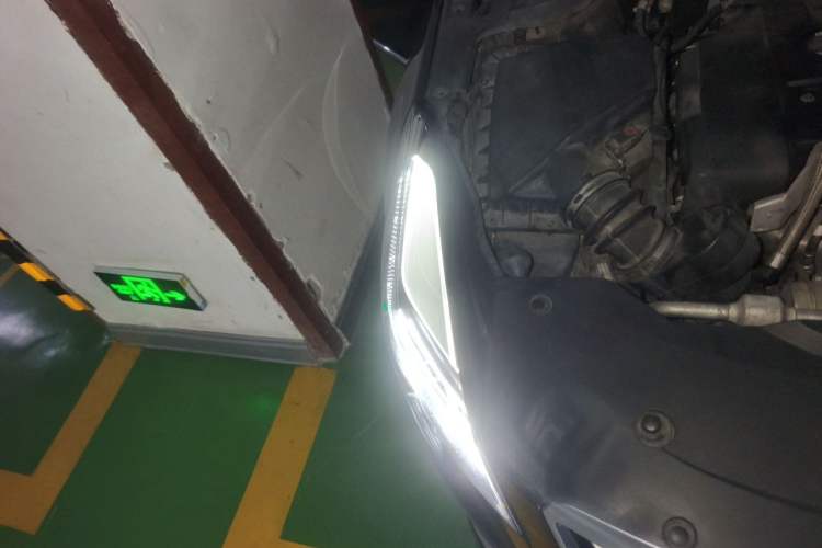 Used Cadillac XTS 2018 28T Tech Edition Right Front Headlight
