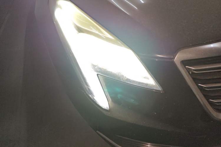 Used Cadillac XTS 2018 28T Tech Edition Right Front Headlight