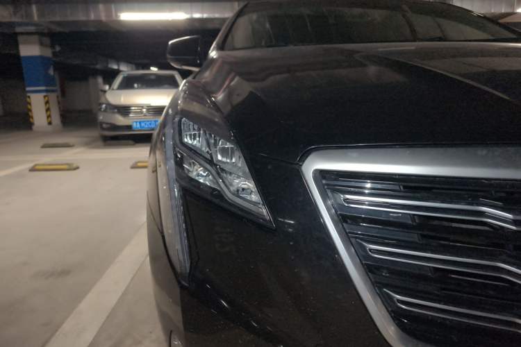 Used Cadillac XTS 2018 28T Elite Edition Right Front Headlight
