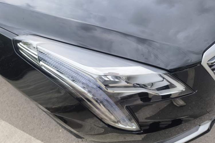 Used Cadillac XTS 2018 28T Elite Edition Right Front Headlight