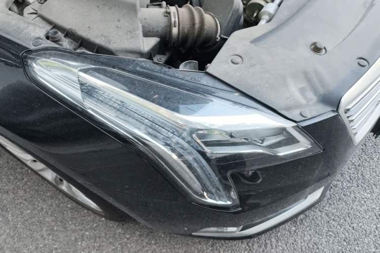 Used Cadillac XTS 2018 28T Elite Edition Right Front Headlight