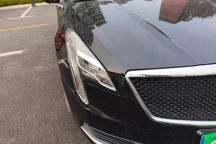Used Cadillac XTS 2018 28T Tech Edition Right Front Headlight