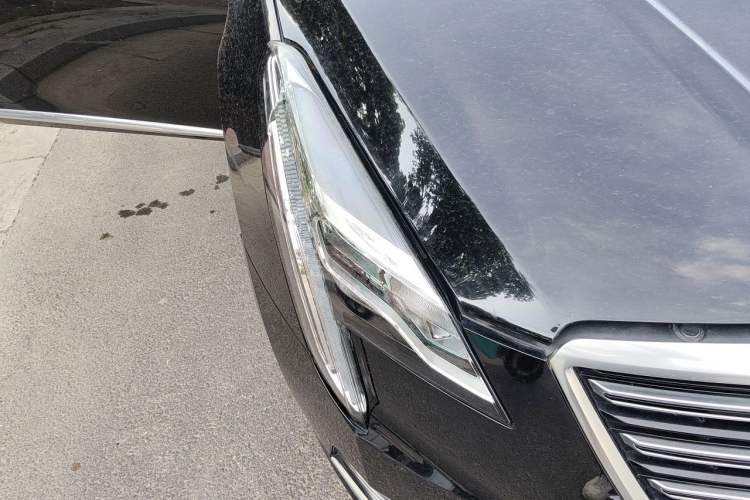 Used Cadillac XTS 2018 28T Tech Edition Right Front Headlight