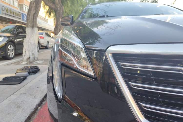 Used Cadillac XTS 2018 28T Tech Edition Right Front Headlight