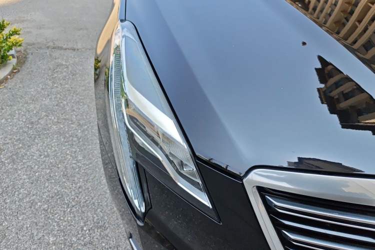 Used Cadillac XTS 2018 28T Tech Edition Right Front Headlight