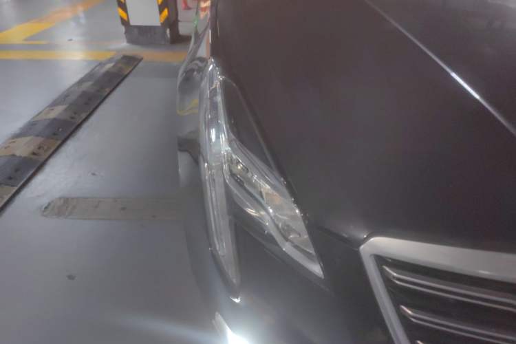 Used Cadillac XTS 2018 28T Tech Edition Right Front Headlight