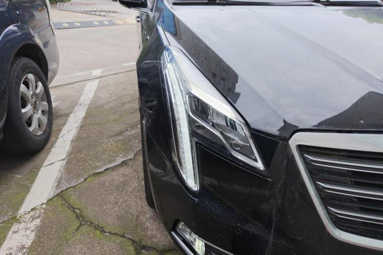 Used Cadillac XTS 2018 28T Elite Edition Right Front Headlight