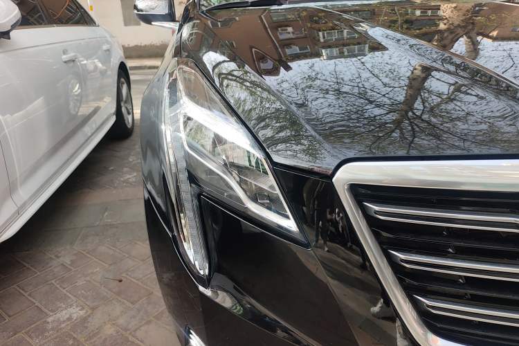 Used Cadillac XTS 2018 28T Tech Edition Right Front Headlight