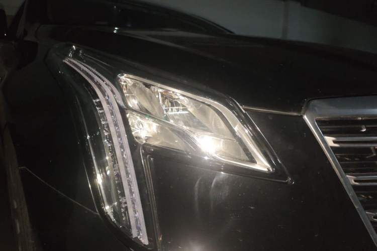 Used Cadillac XTS 2018 28T Elite Edition Right Front Headlight