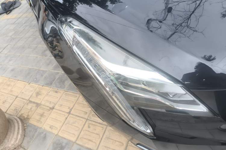 Used Cadillac XTS 2018 28T Tech Edition Right Front Headlight