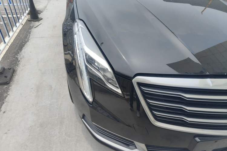 Used Cadillac XTS 2018 28T Tech Edition Right Front Headlight