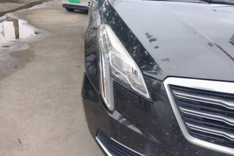 Used Cadillac XTS 2018 28T Tech Edition Right Front Headlight