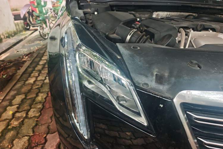 Used Cadillac XTS 2018 28T Elite Edition Right Front Headlight