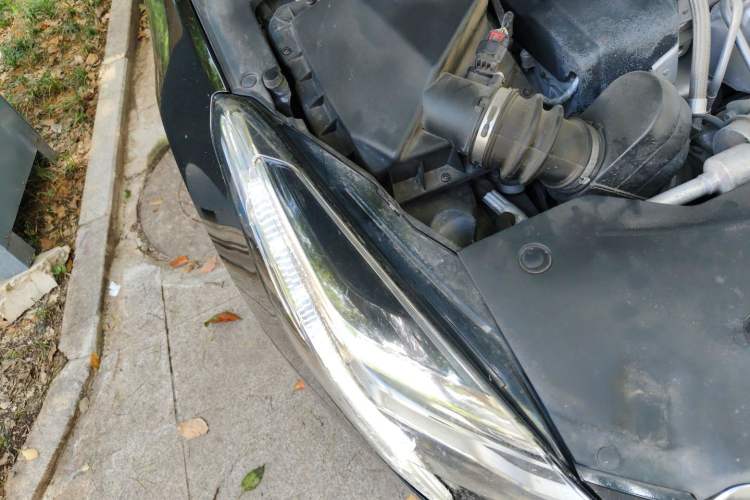 Used Cadillac XTS 2018 28T Tech Edition Right Front Headlight