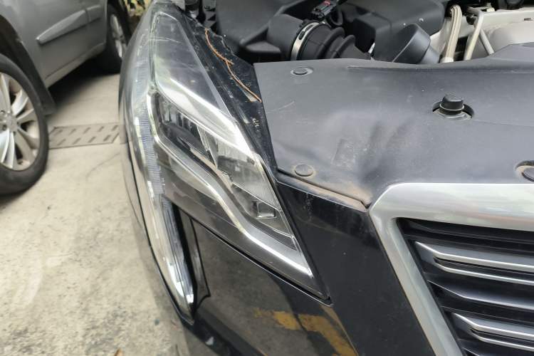Used Cadillac XTS 2018 28T Elite Edition Right Front Headlight