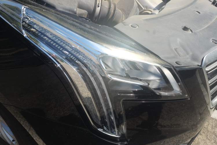 Used Cadillac XTS 2018 28T Elite Edition Right Front Headlight
