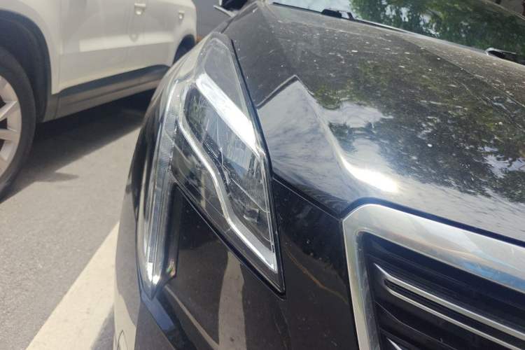 Used Cadillac XTS 2018 28T Elite Edition Right Front Headlight