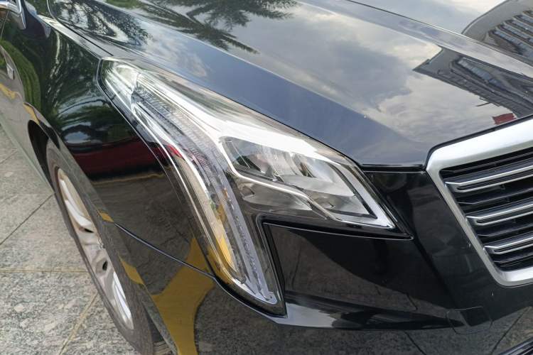 Used Cadillac XTS 2018 28T Elite Edition Right Front Headlight