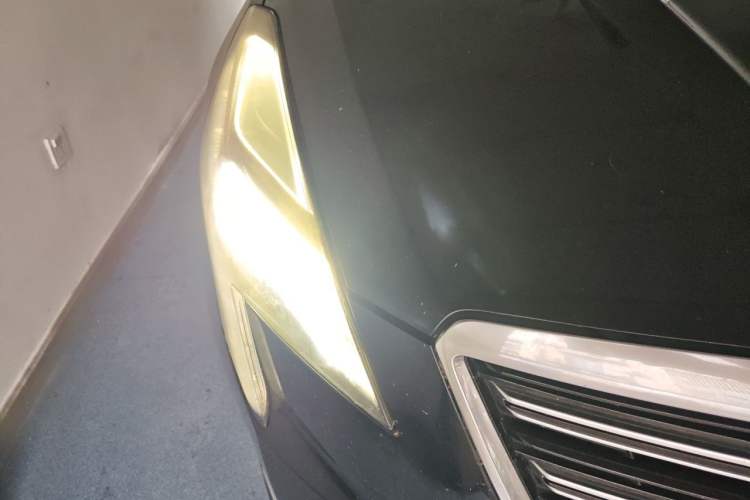 Used Cadillac XTS 2018 28T Elite Edition Right Front Headlight