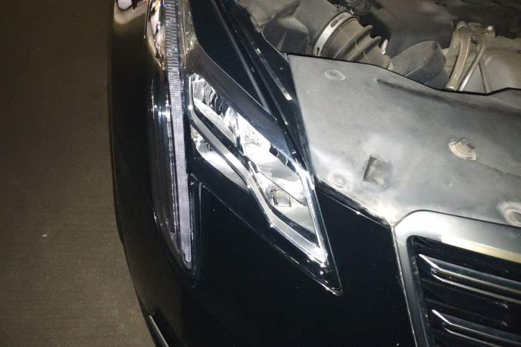 Used Cadillac XTS 2018 28T Tech Edition Right Front Headlight