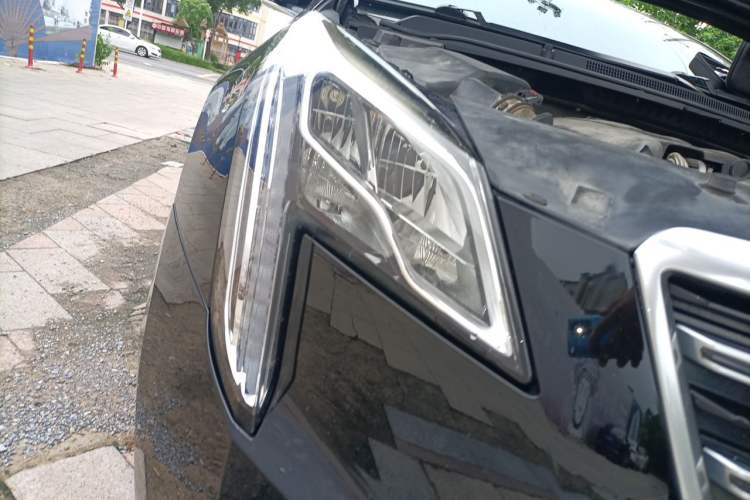 Used Cadillac XTS 2018 28T Tech Edition Right Front Headlight