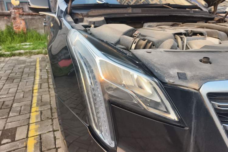 Used Cadillac XTS 2018 28T Tech Edition Right Front Headlight
