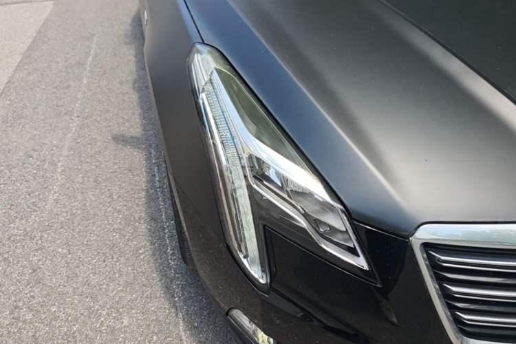 Used Cadillac XTS 2018 28T Elite Edition Right Front Headlight