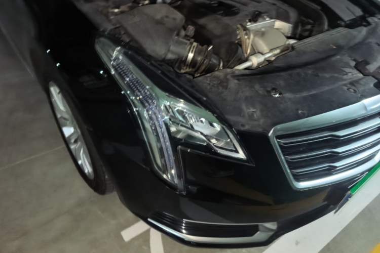 Used Cadillac XTS 2018 28T Tech Edition Right Front Headlight