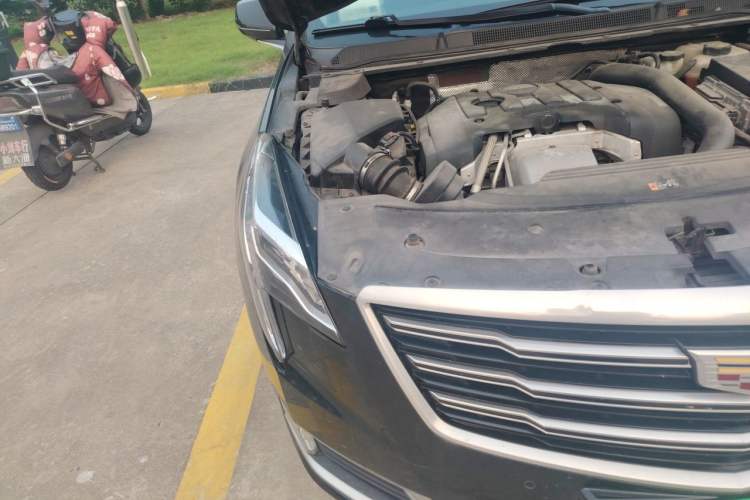 Used Cadillac XTS 2018 28T Elite Edition Right Front Headlight