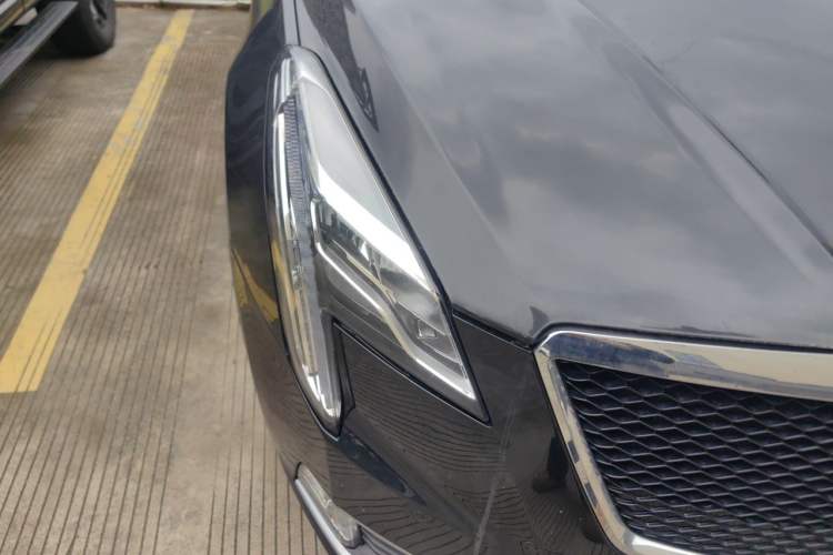 Used Cadillac XTS 2018 28T Elite Edition Right Front Headlight