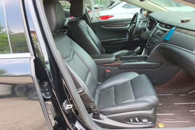 Used Cadillac XTS 2018 28T Elite Edition Right Front Seat