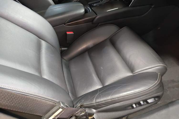 Used Cadillac XTS 2018 28T Elite Edition Right Front Seat