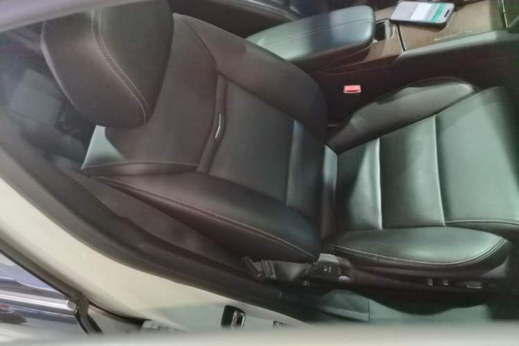 Used Cadillac XTS 2018 28T Luxury Edition Right Front Seat