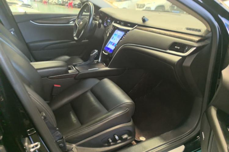 Used Cadillac XTS 2018 28T Elite Edition Right Front Seat
