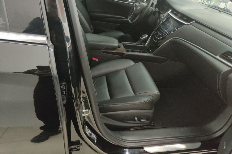 Used Cadillac XTS 2018 28T Tech Edition Right Front Seat