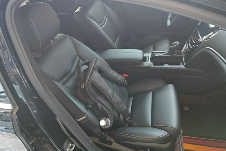 Used Cadillac XTS 2018 28T Tech Edition Right Front Seat