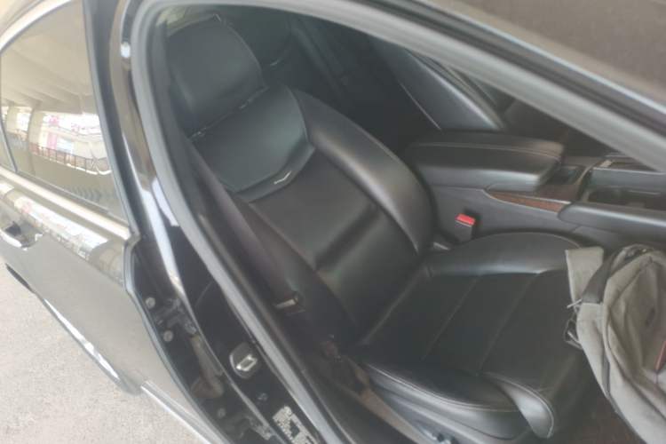 Used Cadillac XTS 2018 28T Elite Edition Right Front Seat