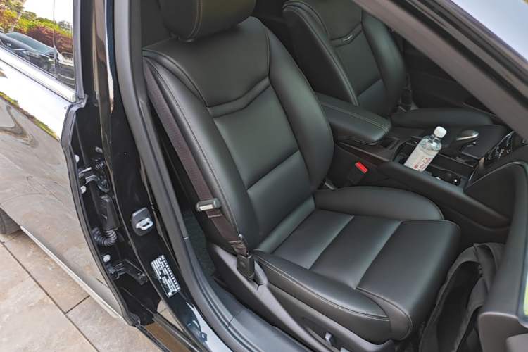 Used Cadillac XTS 2018 28T Tech Edition Right Front Seat