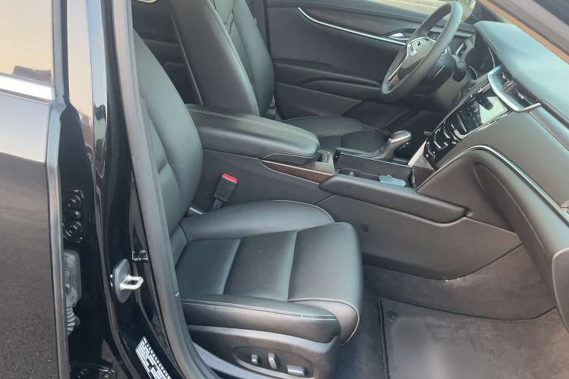 Used Cadillac XTS 2018 28T Elite Edition Right Front Seat