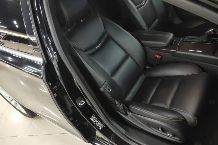 Used Cadillac XTS 2018 28T Tech Edition Right Front Seat
