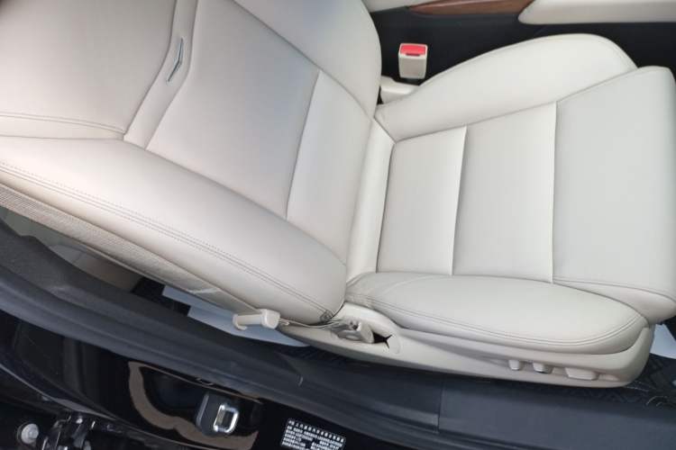 Used Cadillac XTS 2018 28T Elite Edition Right Front Seat