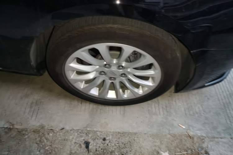 Used Cadillac XTS 2018 28T Tech Edition Right Front Wheel Hub