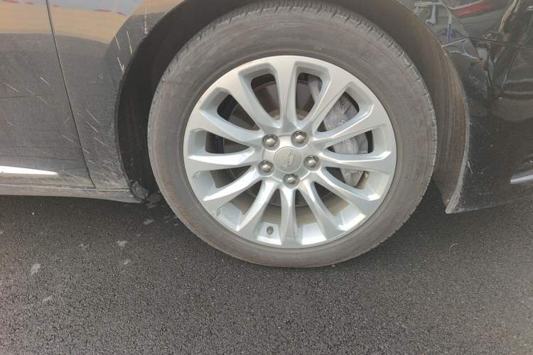 Used Cadillac XTS 2018 28T Tech Edition Right Front Wheel Hub