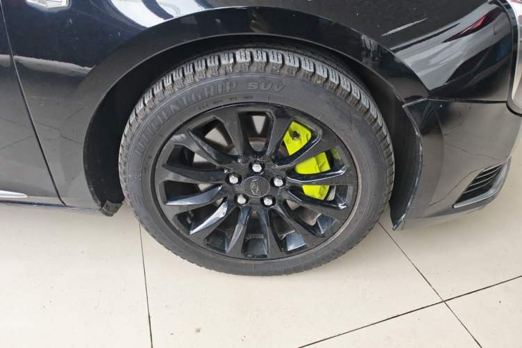 Used Cadillac XTS 2018 28T Tech Edition Right Front Wheel Hub