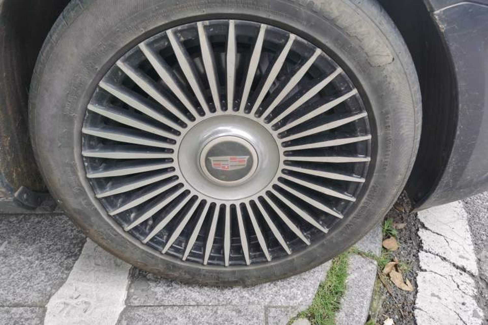 Used Cadillac XTS 2018 28T Tech Edition Right Front Wheel Hub