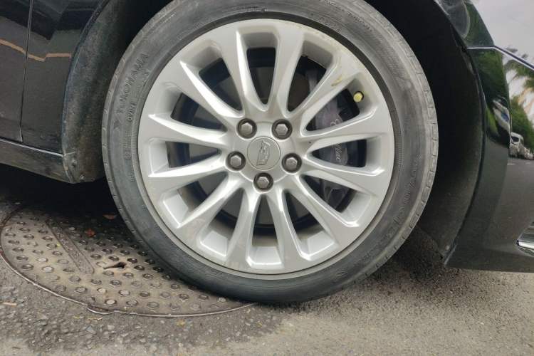 Used Cadillac XTS 2018 28T Tech Edition Right Front Wheel Hub