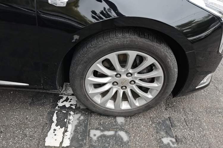 Used Cadillac XTS 2018 28T Elite Edition Right Front Wheel Hub